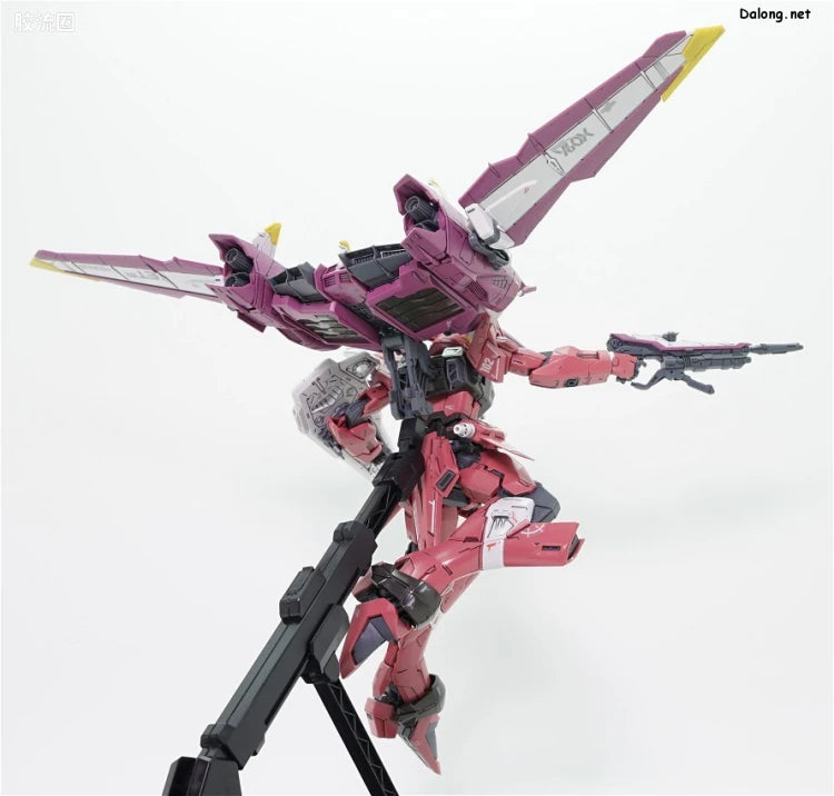 Bandai MG 1/100 ZGMF-X09A Justice Gundam