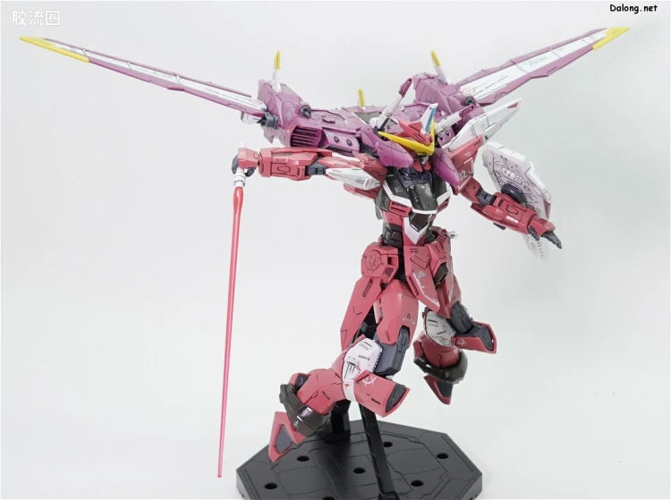 Bandai MG 1/100 ZGMF-X09A Justice Gundam