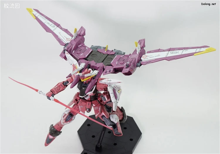 Bandai MG 1/100 ZGMF-X09A Justice Gundam
