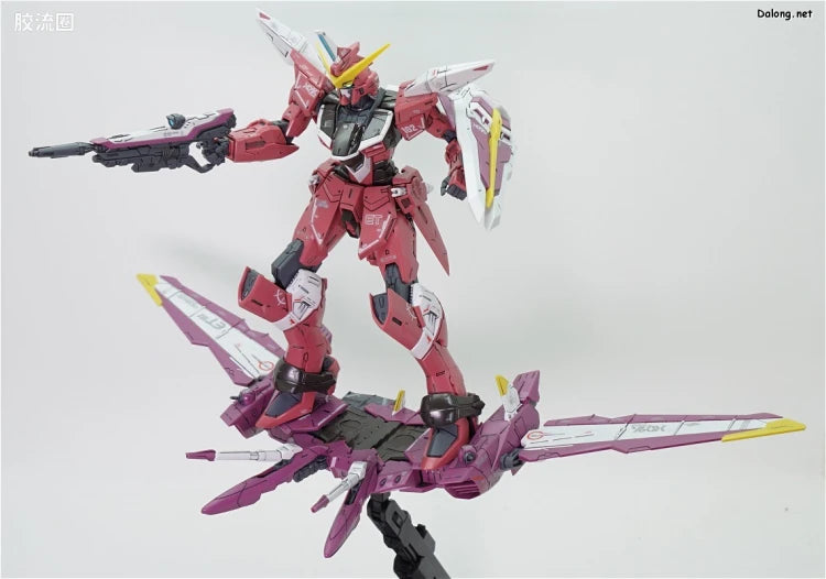 Bandai MG 1/100 ZGMF-X09A Justice Gundam