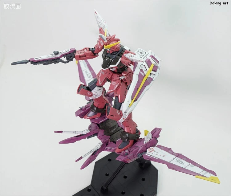 Bandai MG 1/100 ZGMF-X09A Justice Gundam