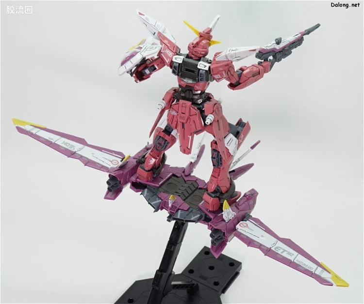 Bandai MG 1/100 ZGMF-X09A Justice Gundam