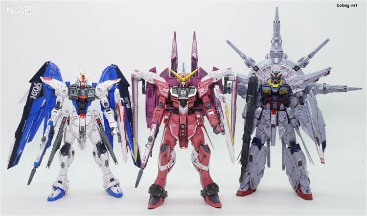 Bandai MG 1/100 ZGMF-X09A Justice Gundam