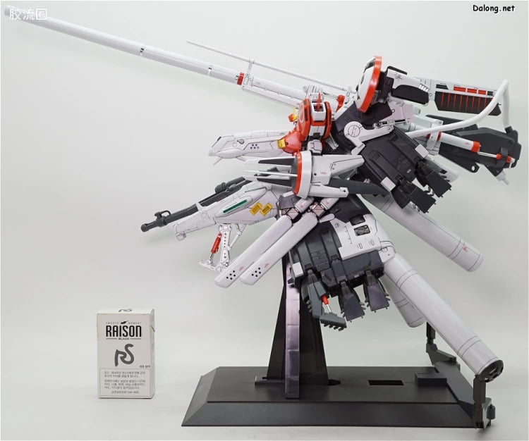 Bandai MG 1/100 PLAN303E Deep Striker