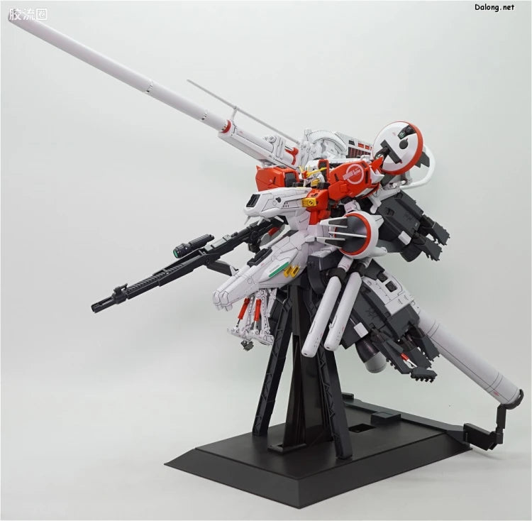 Bandai MG 1/100 PLAN303E Deep Striker