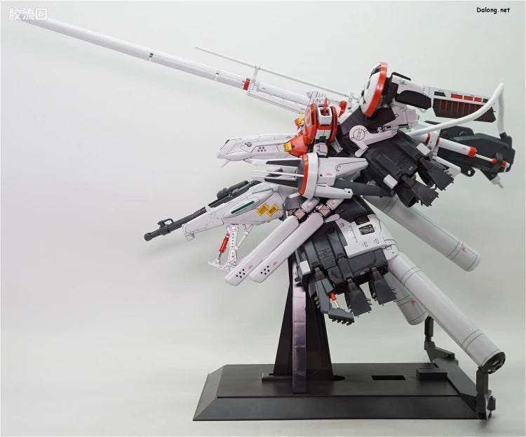 Bandai MG 1/100 PLAN303E Deep Striker