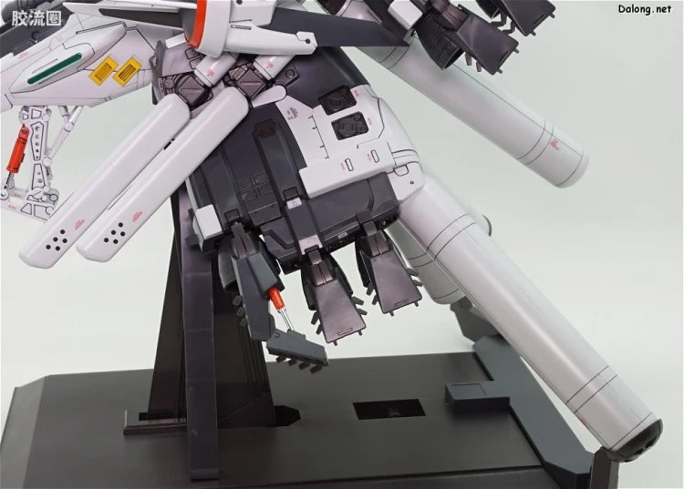 Bandai MG 1/100 PLAN303E Deep Striker