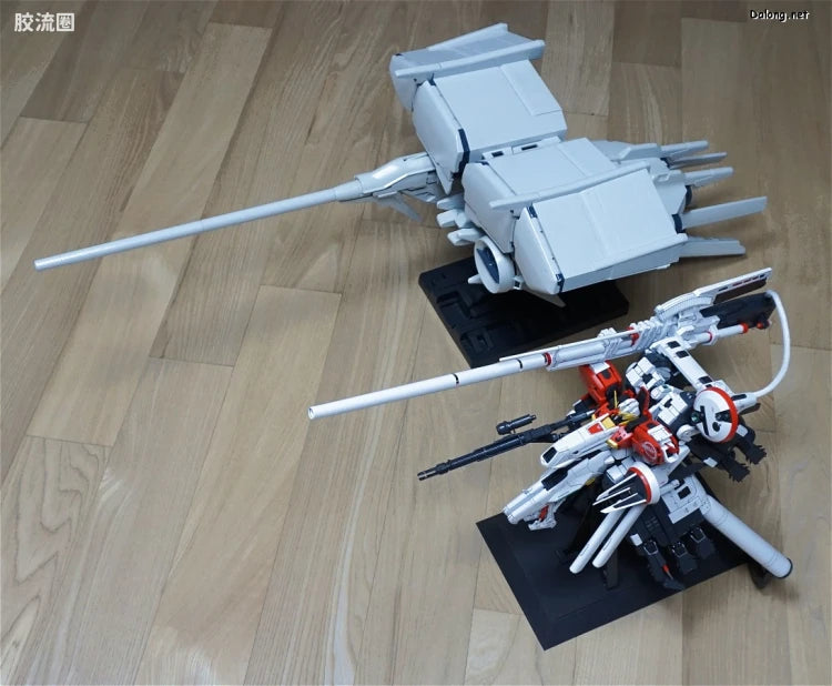Bandai MG 1/100 PLAN303E Deep Striker