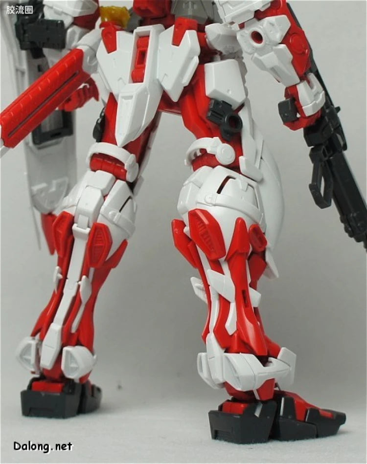 P-Bandai MG 1/100 Gundam Astray Red Frame