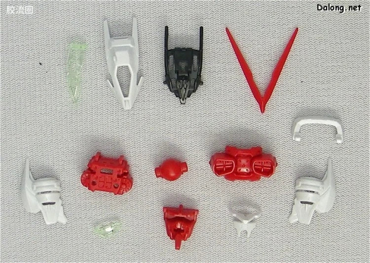 P-Bandai MG 1/100 Gundam Astray Red Frame