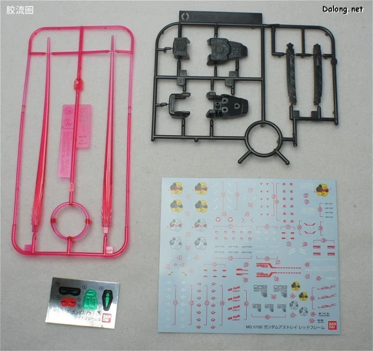 P-Bandai MG 1/100 Gundam Astray Red Frame