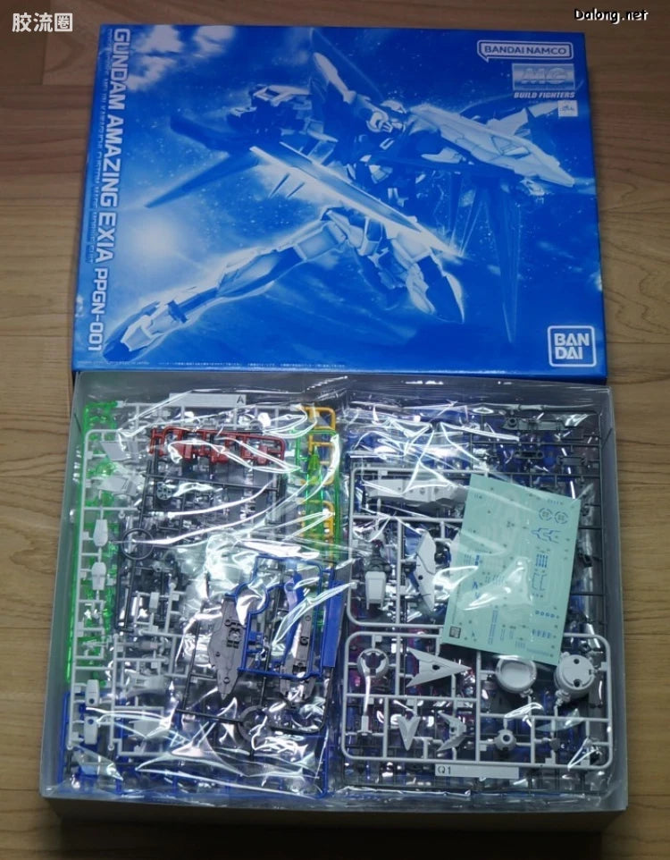 P-Bandai MG 1/100 Gundam Amazing Exia