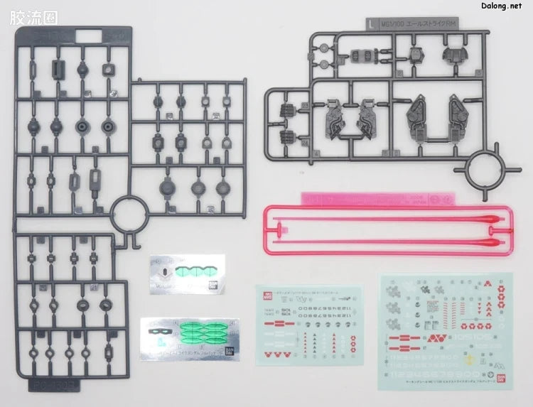 P-Bandai MG 1/100 GAT-X105B/ST Star Build Strike Gundam (RG System Ver.)