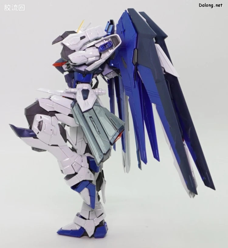 P-Bandai MG 1/100 Freedom Gundam Ver.2.0 Full Burst Mode (Special Coating Ver.)