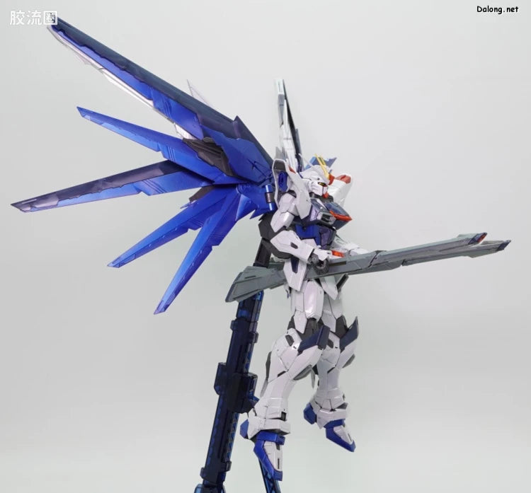 P-Bandai MG 1/100 Freedom Gundam Ver.2.0 Full Burst Mode (Special Coating Ver.)
