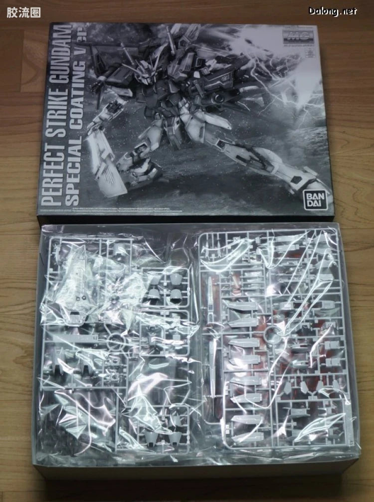 P-Bandai MG 1/100 GAT-X105+AQM/E-YM1 Perfect Strike Gundam (Special Coating Ver.)