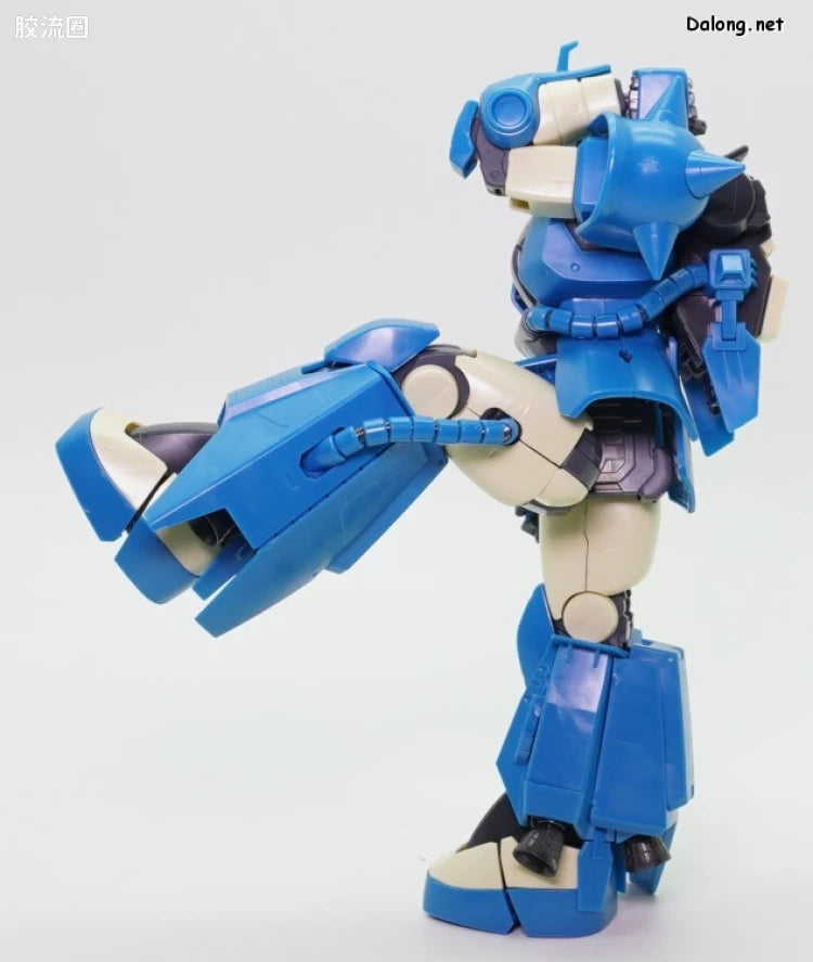 P-Bandai MG 1/100 MS-06R-2 Robert Gilliam's Zaku II