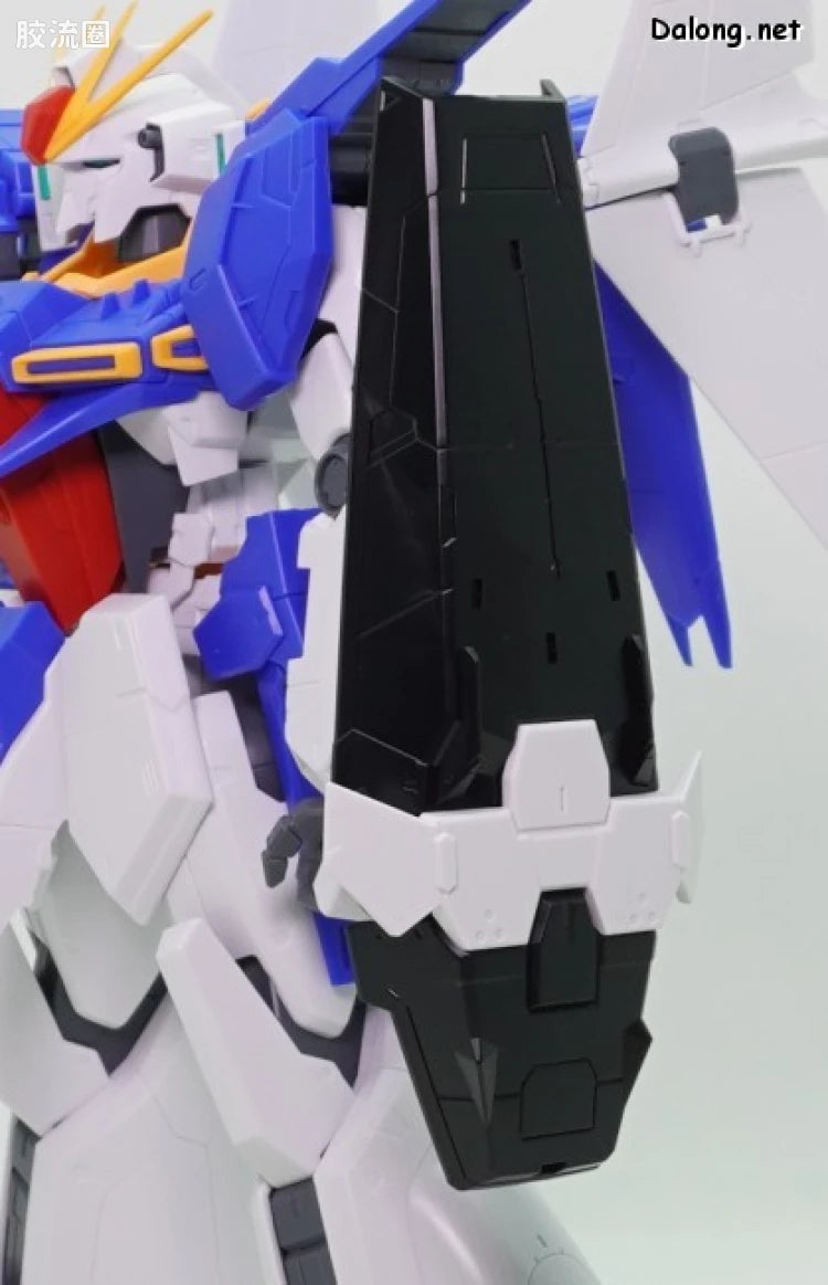 P-Bandai RE/100 1/100 Gundam Lindwurm