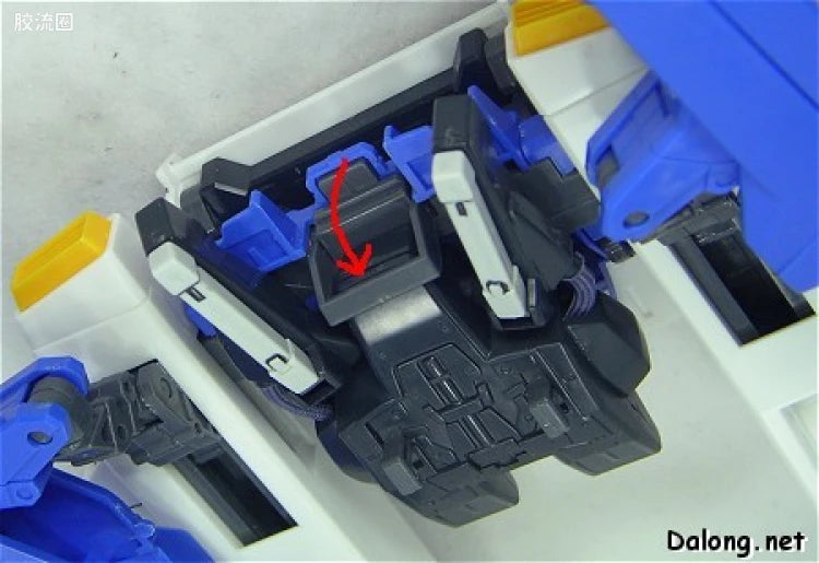 Bandai MG 1/100 FXA-05D/RX-178 Super Gundam