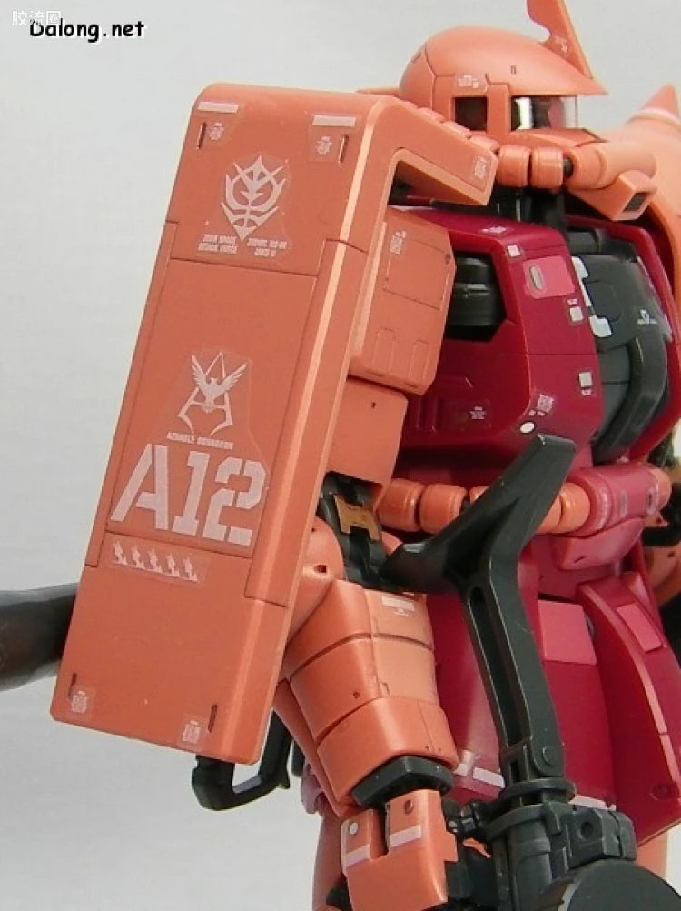 Bandai RG 1/144 MS-06S Zaku II Char's Custom