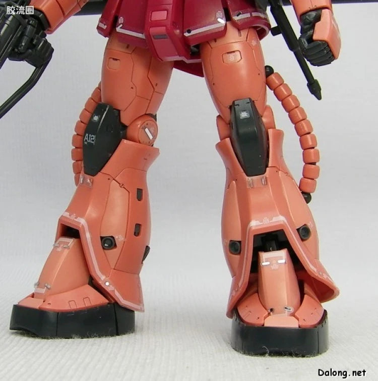 Bandai RG 1/144 MS-06S Zaku II Char's Custom