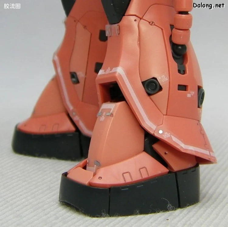 Bandai RG 1/144 MS-06S Zaku II Char's Custom