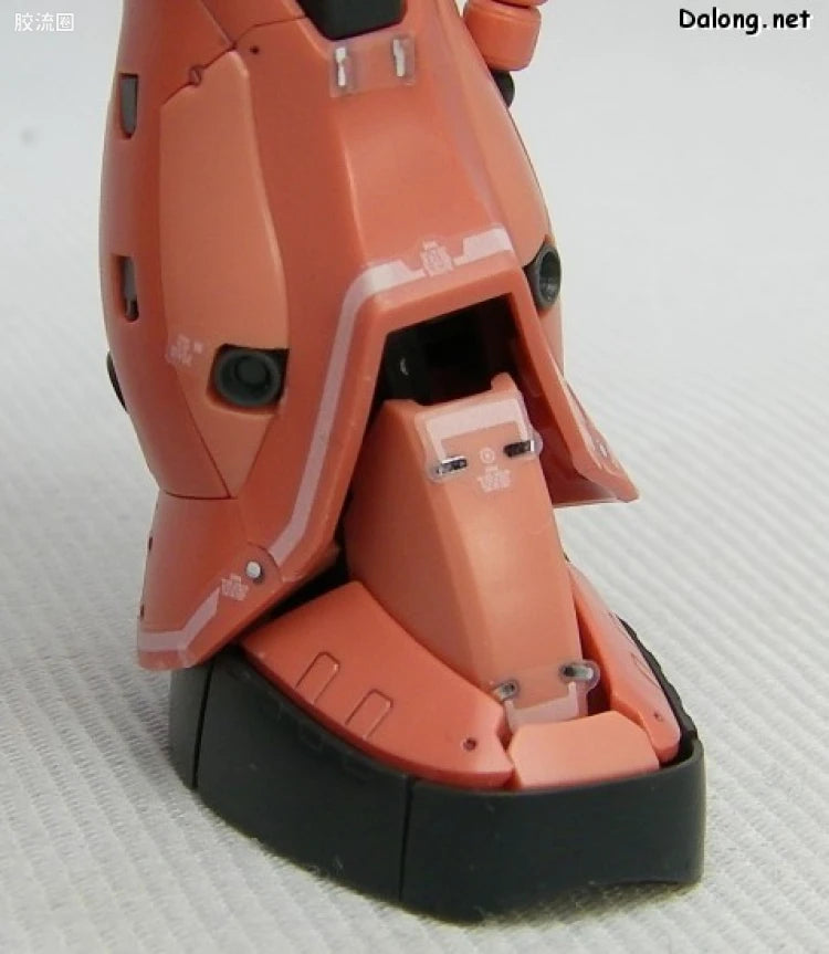 Bandai RG 1/144 MS-06S Zaku II Char's Custom