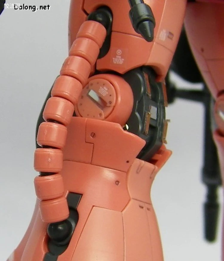 Bandai RG 1/144 MS-06S Zaku II Char's Custom
