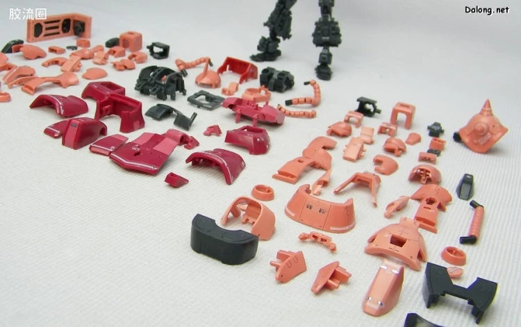 Bandai RG 1/144 MS-06S Zaku II Char's Custom