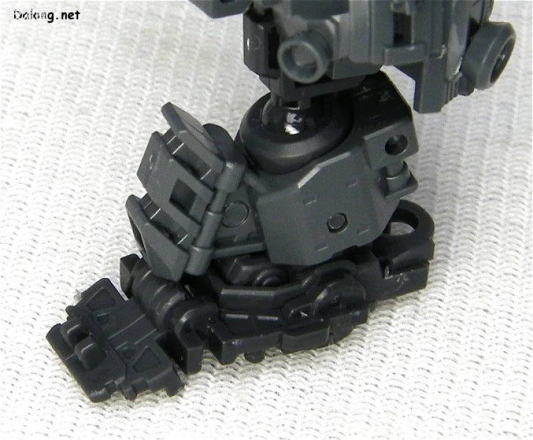 Bandai RG 1/144 MS-06S Zaku II Char's Custom