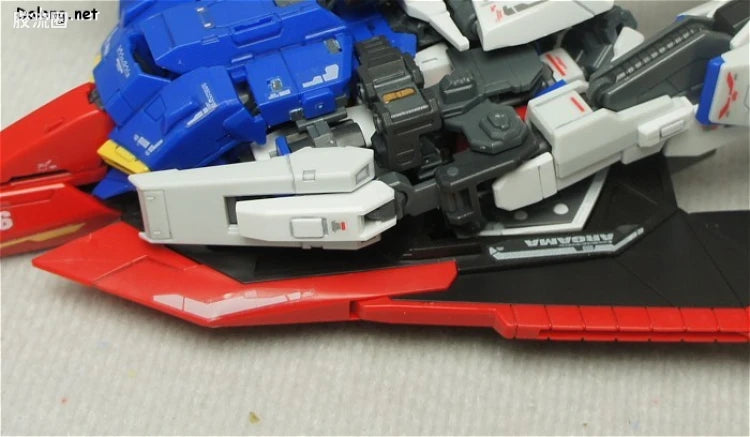 Bandai RG 1/144 MSZ-006 Zeta Gundam