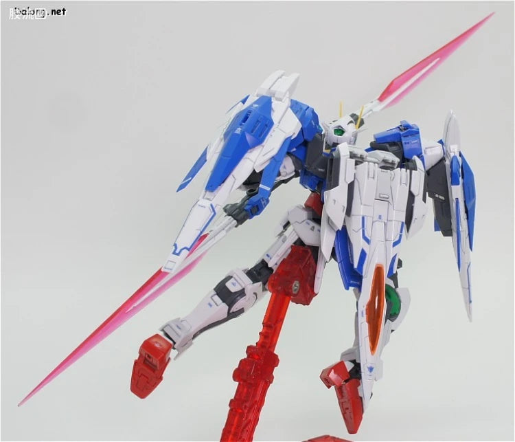 Bandai RG 1/144 GN-0000+GNR-010 00 Raiser