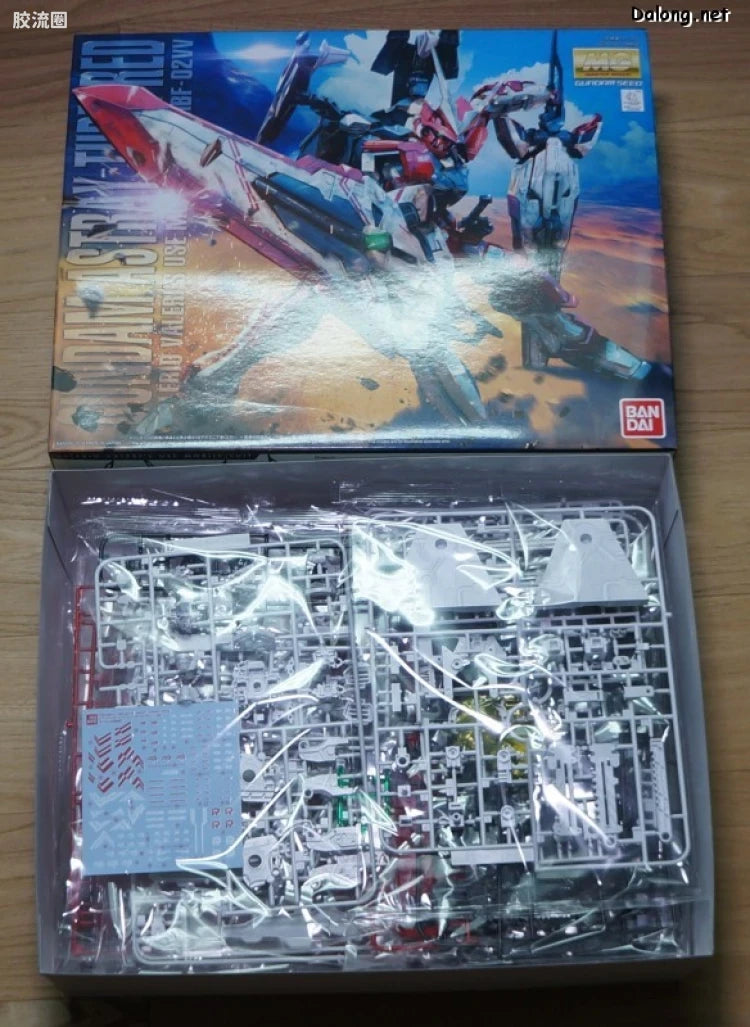 P-Bandai MG 1/100 MBF-02VV Gundam Astray Turn Red
