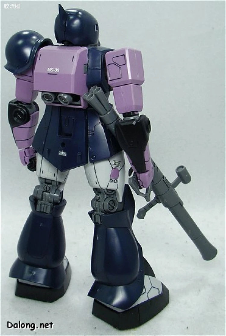 Bandai MG 1/100 MS-05B Zaku I (Black Tri-Stars)