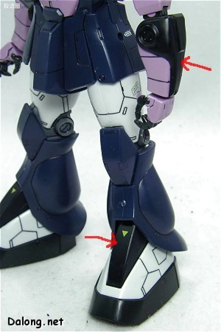 Bandai MG 1/100 MS-05B Zaku I (Black Tri-Stars)