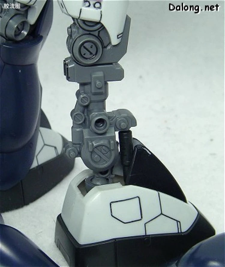 Bandai MG 1/100 MS-05B Zaku I (Black Tri-Stars)