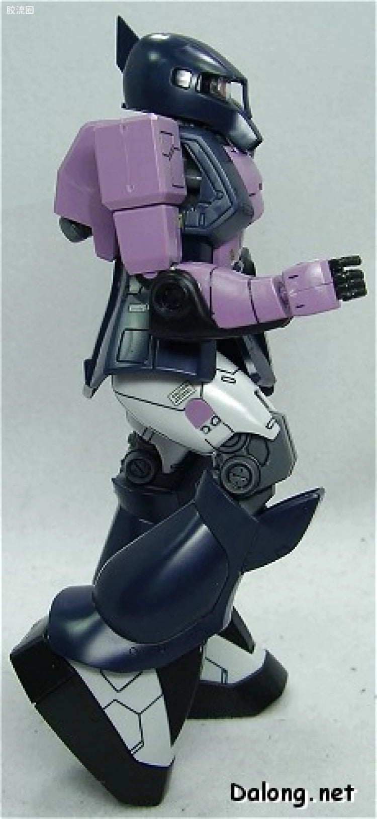 Bandai MG 1/100 MS-05B Zaku I (Black Tri-Stars)