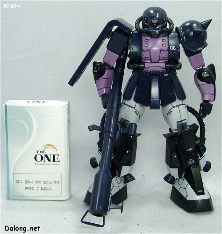 Bandai MG 1/100 MS-06R-1A Zaku II (Black Tri-Stars)