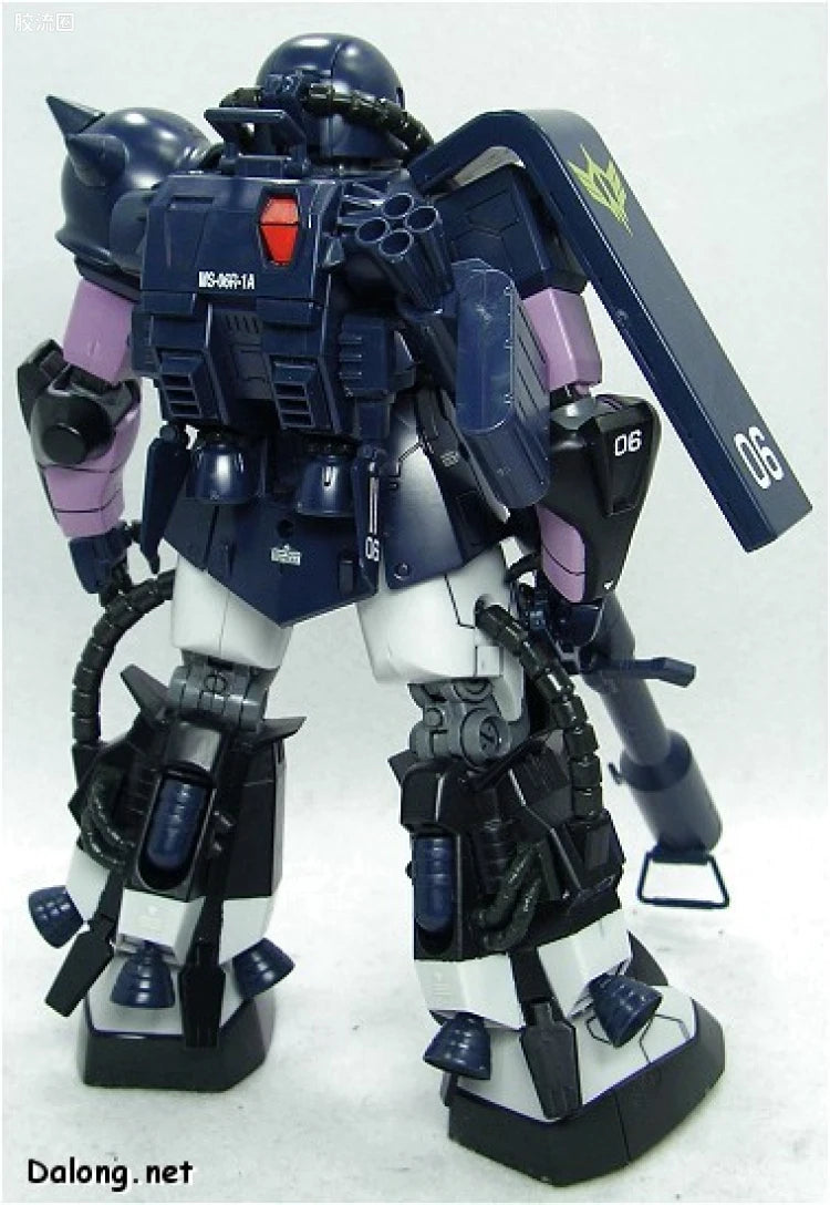 Bandai MG 1/100 MS-06R-1A Zaku II (Black Tri-Stars)