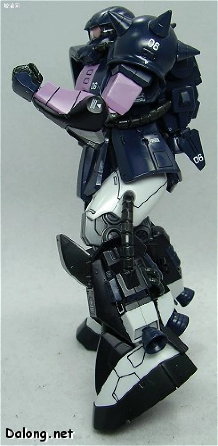 Bandai MG 1/100 MS-06R-1A Zaku II (Black Tri-Stars)