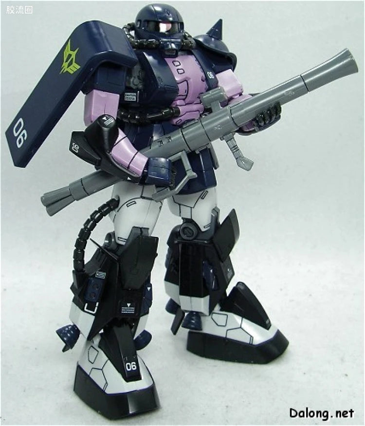 Bandai MG 1/100 MS-06R-1A Zaku II (Black Tri-Stars)