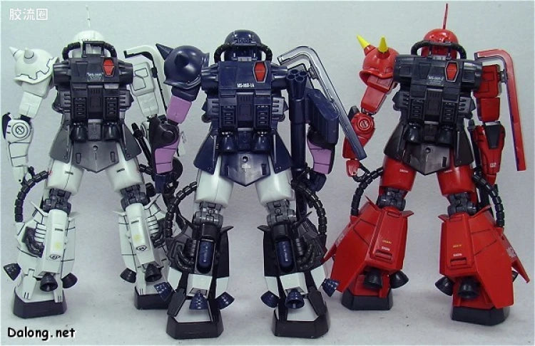 Bandai MG 1/100 MS-06R-1A Zaku II (Black Tri-Stars)