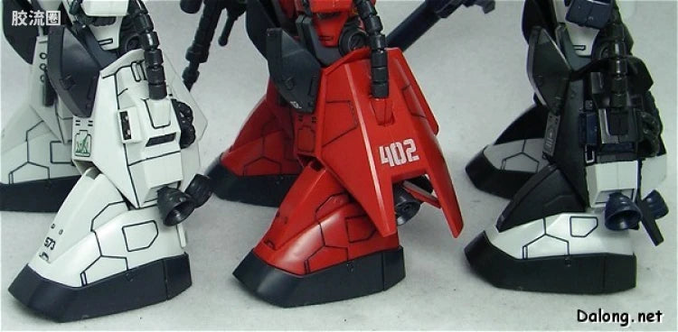 Bandai MG 1/100 MS-06R-1A Zaku II (Black Tri-Stars)