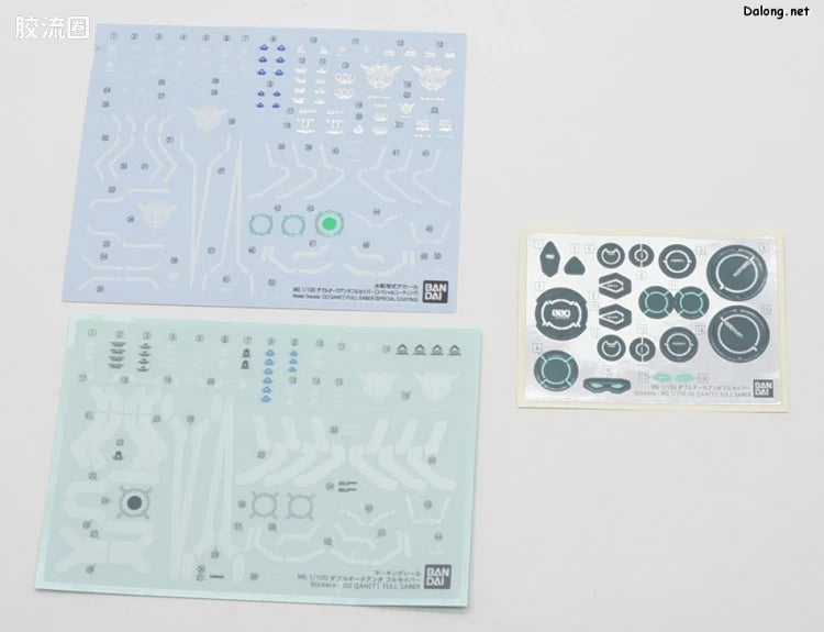 P-Bandai MG 1/100 00 Qan[T] Full Saber [Special Coating]