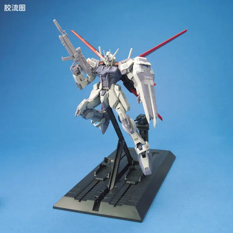 Bandai MG 1/100 Aile Strike Gundam (Deactive Mode)