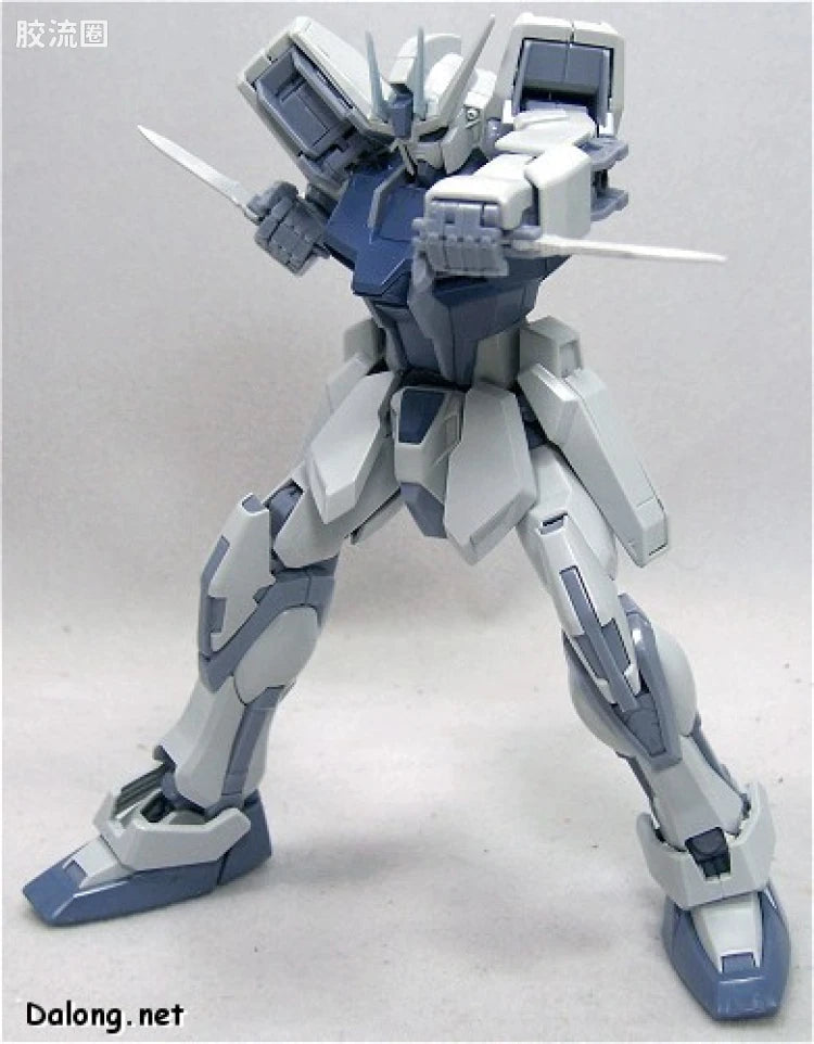 Bandai MG 1/100 Aile Strike Gundam (Deactive Mode)