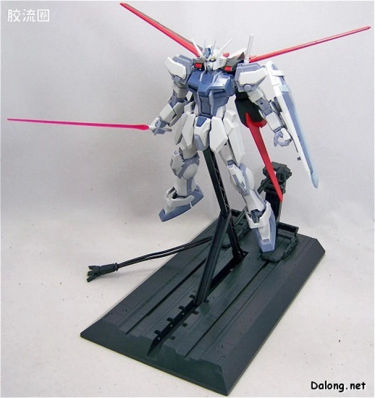 Bandai MG 1/100 Aile Strike Gundam (Deactive Mode)