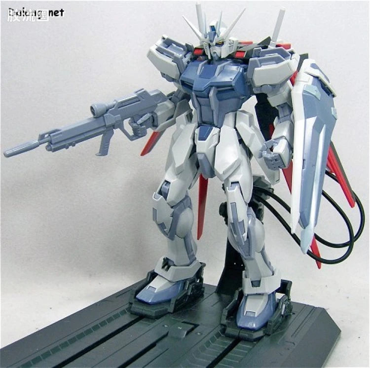 Bandai MG 1/100 Aile Strike Gundam (Deactive Mode)