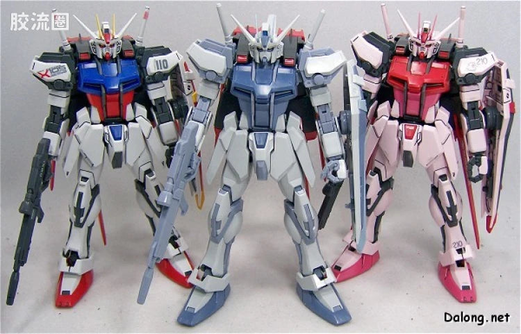 Bandai MG 1/100 Aile Strike Gundam (Deactive Mode)
