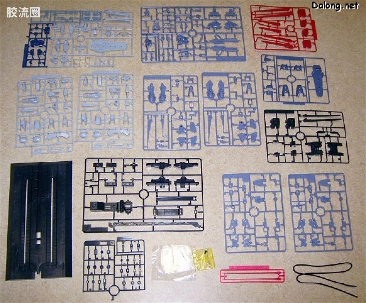 Bandai MG 1/100 Aile Strike Gundam (Deactive Mode)